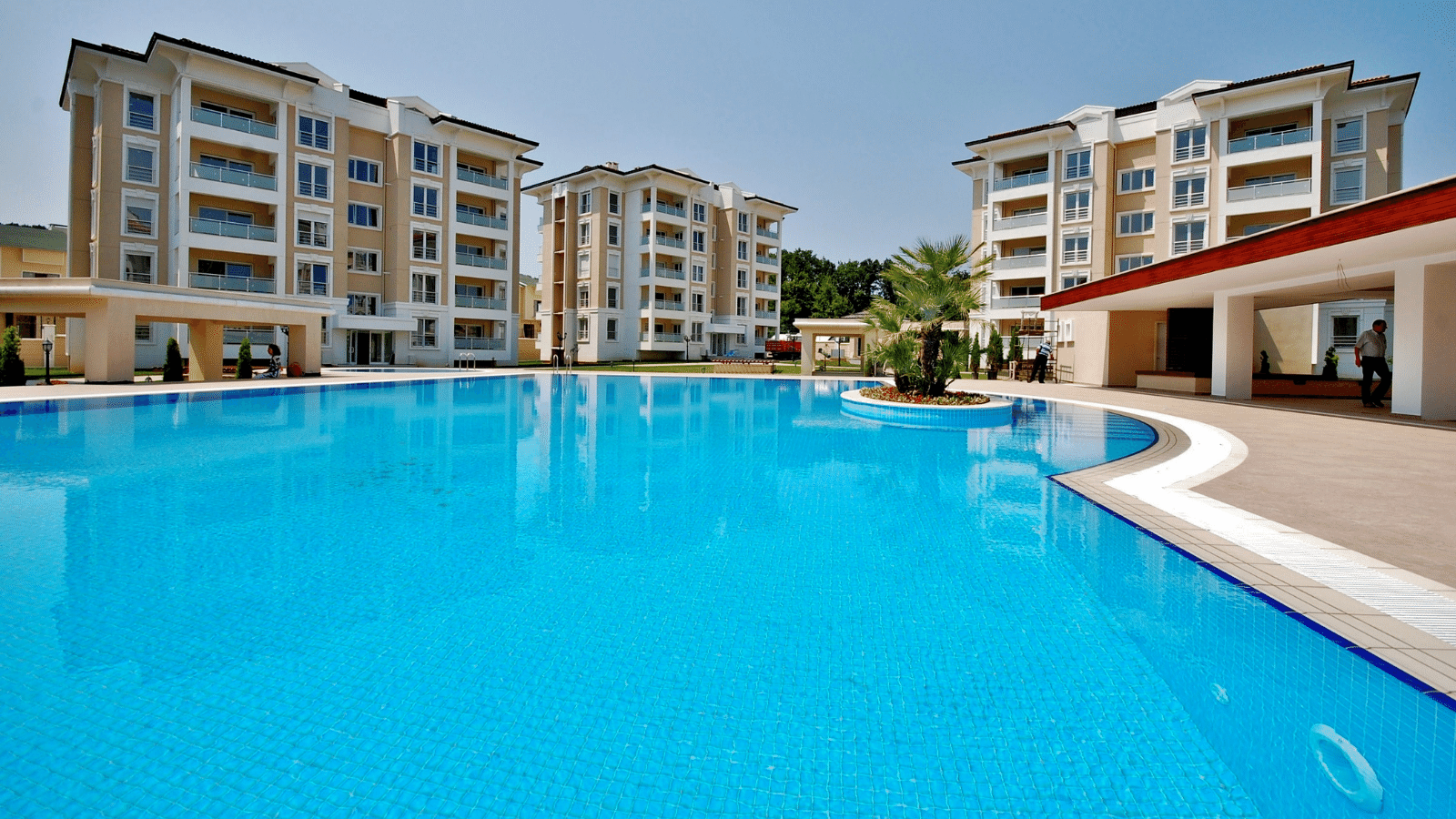 condo pool